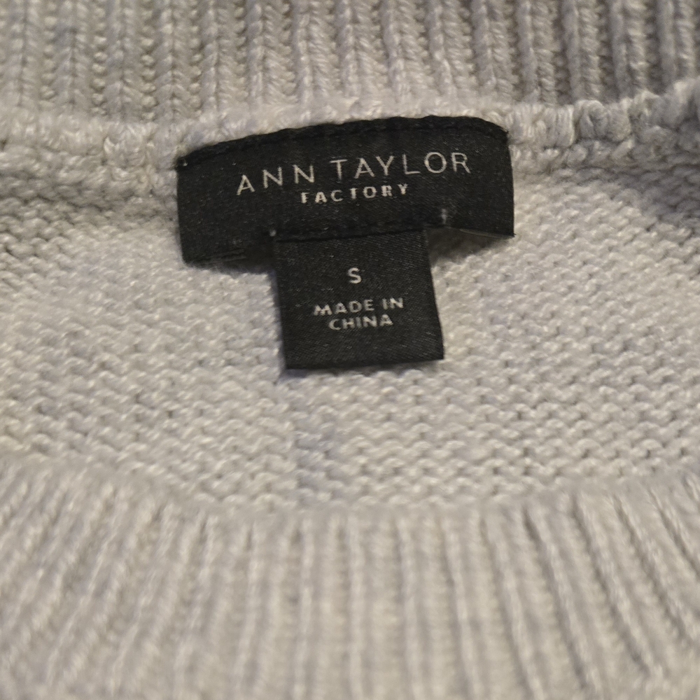 Ann Taylor Factory Cable Knit Longsleeve Women Sweater - Picture 3 of 5